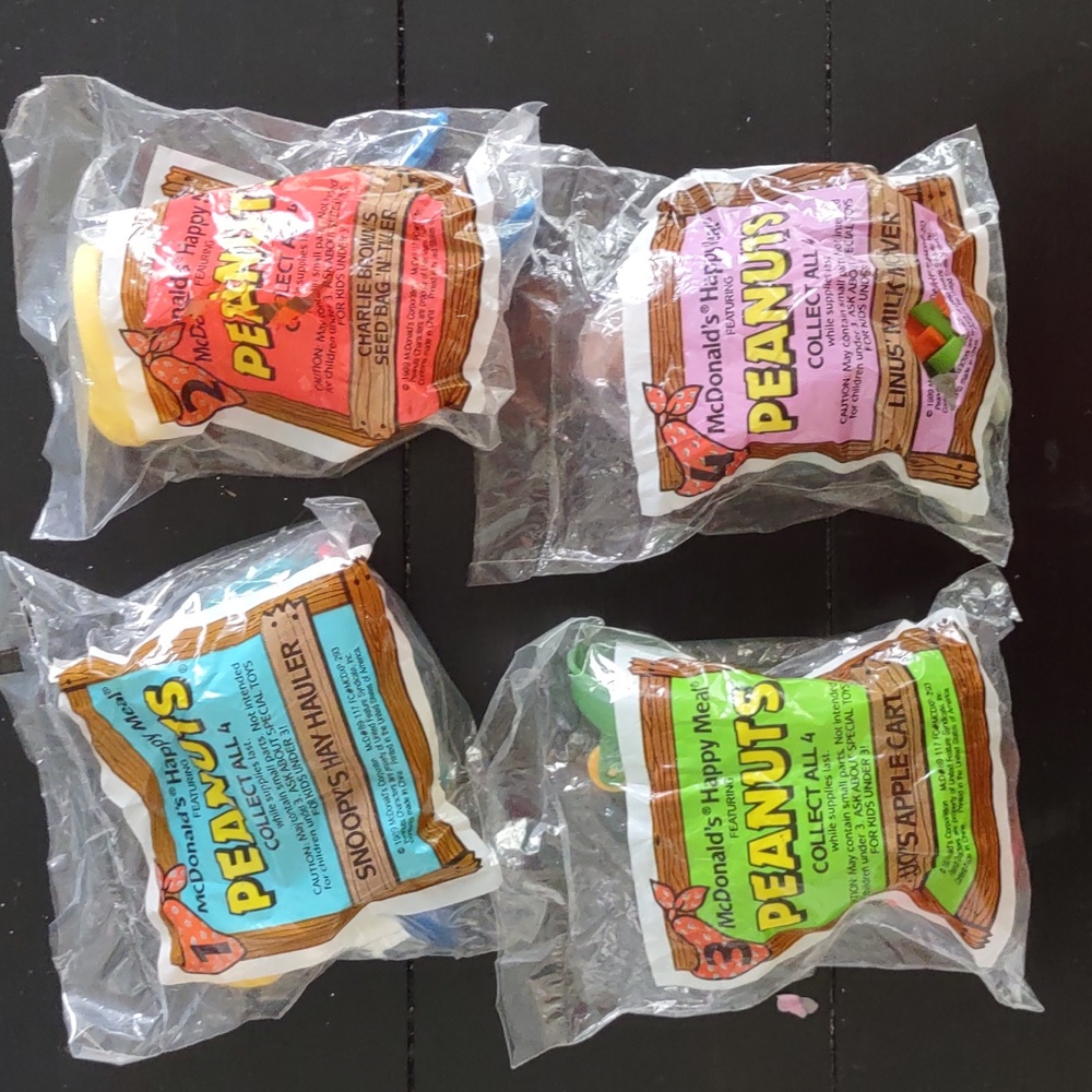 Vintage 1989 McDonalds Happy Meal Peanuts Garden Farm Set Charlie Brown Snoopy